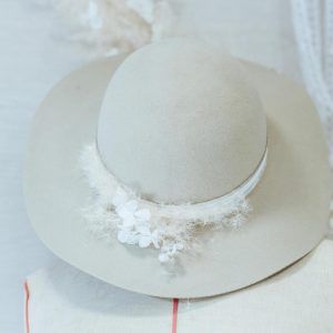 chapeau accessoire mariageà la boutique cymbeline d'annecy